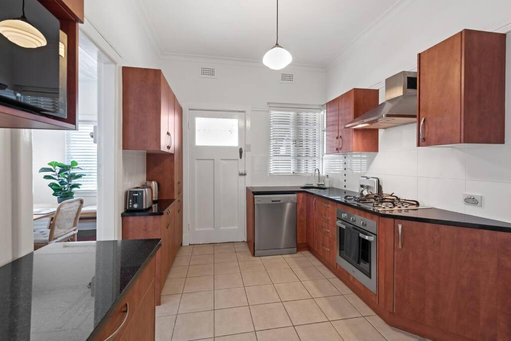 Apartmán Art Deco In Ascot! ~ 2 Bed / 1 Bath / 1 Car Brisbane Exteriér fotografie